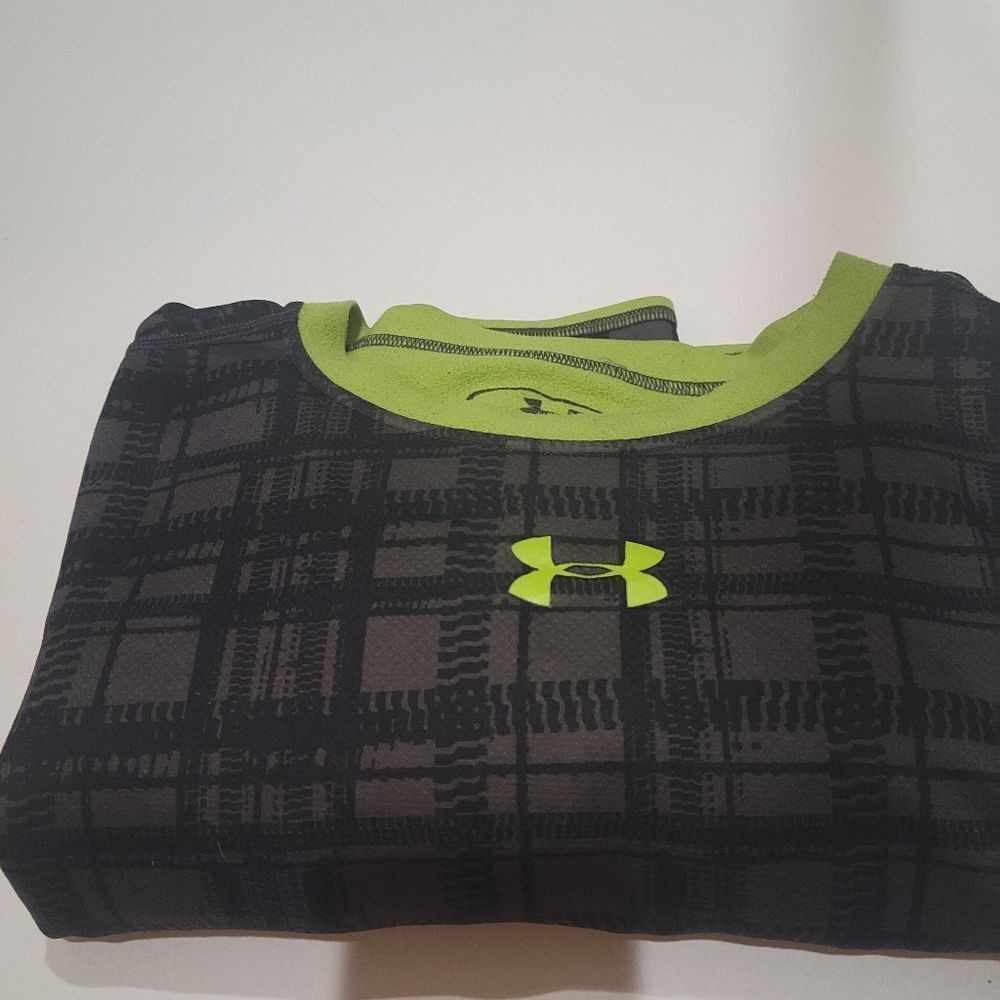 Men's Under Armour Long Sleeved Shirt🏂🎿 size L